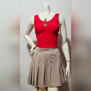 ✨ Chic Minimalist Summer Set – Ribbed Crop Top + Pleated Skirt ✨